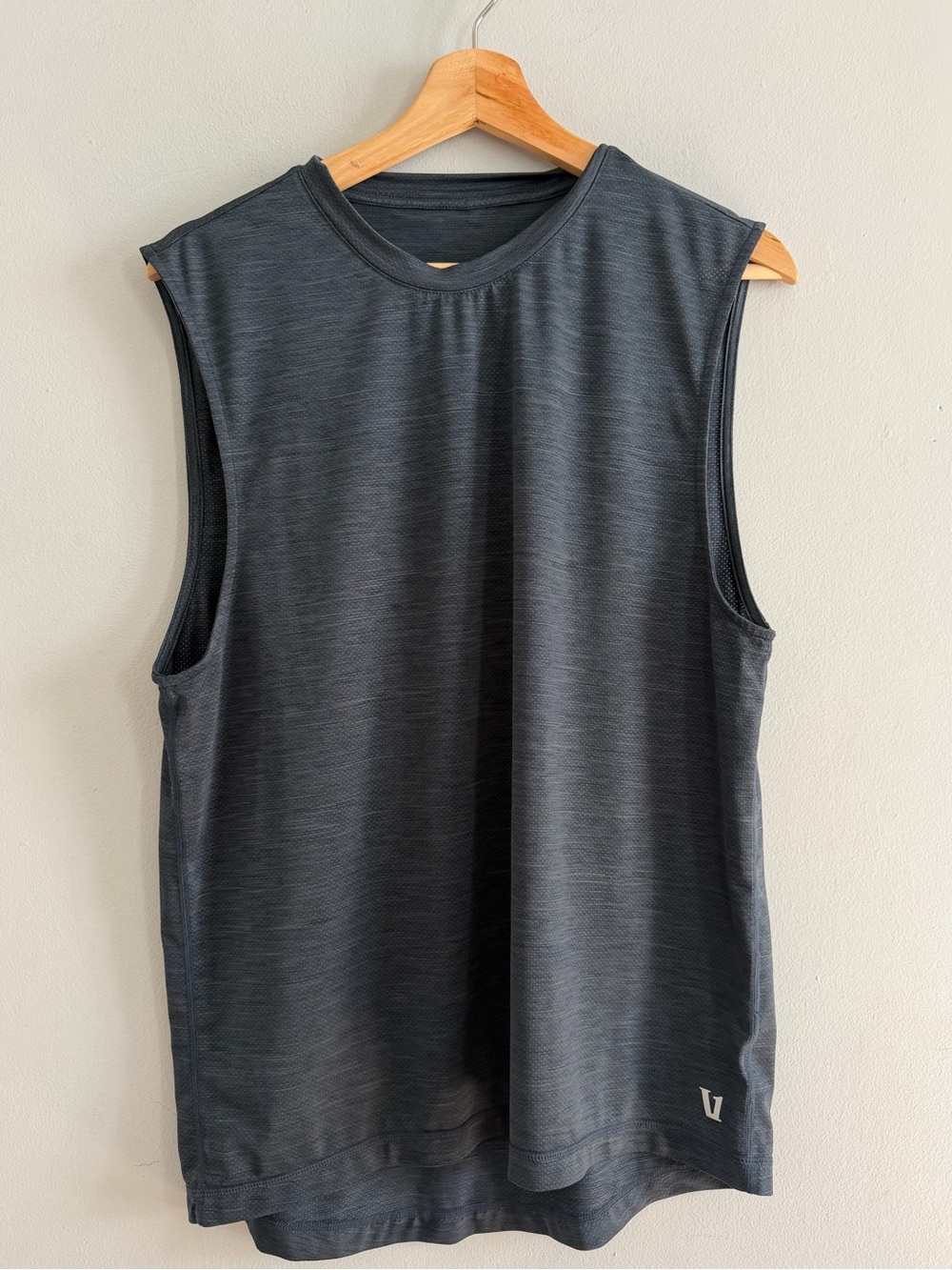 Vuori Zephyr Muscle Tee Heathered Charcoal Athletic Tank Top Size M